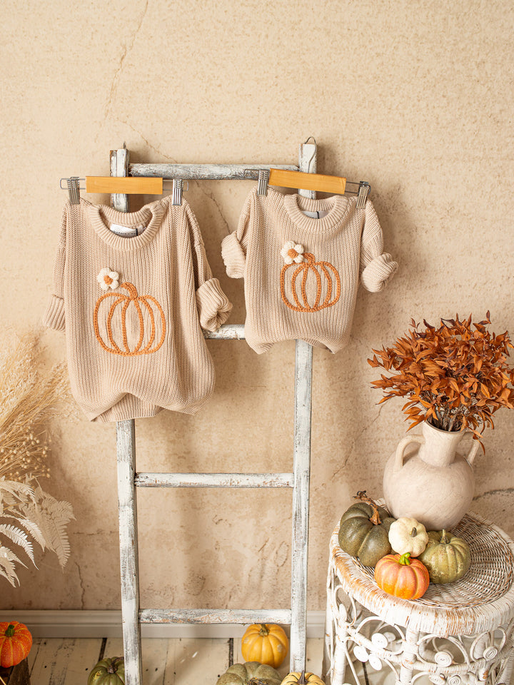Pumpkin Bloom Sweater - Oatmeal