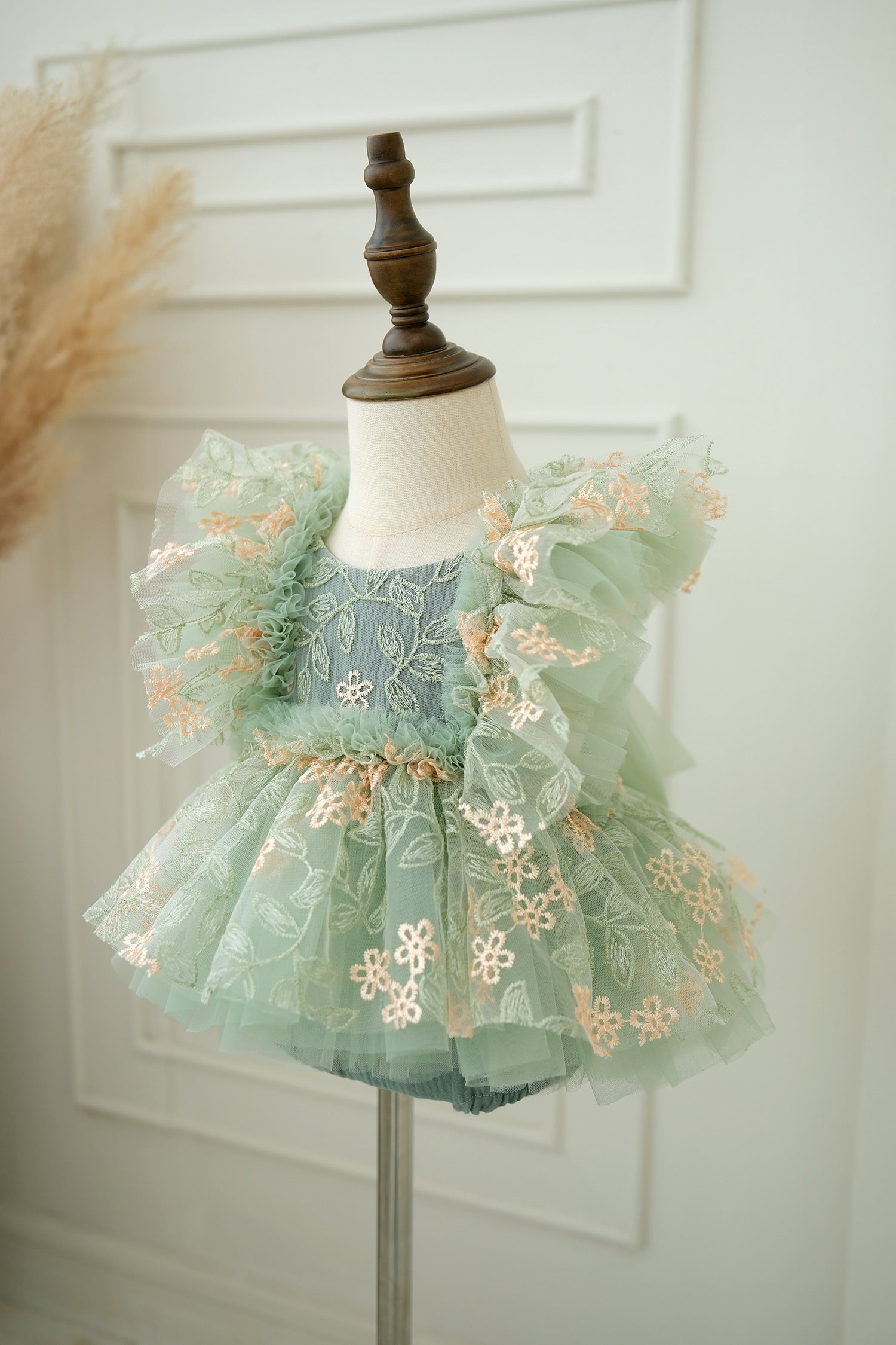 【KOKORI】PEARL ROMPER - SAGE FLOWERS KOKORI】PEARL ROMPER - SAGE FLOWERS Kokori - Baby Pearl