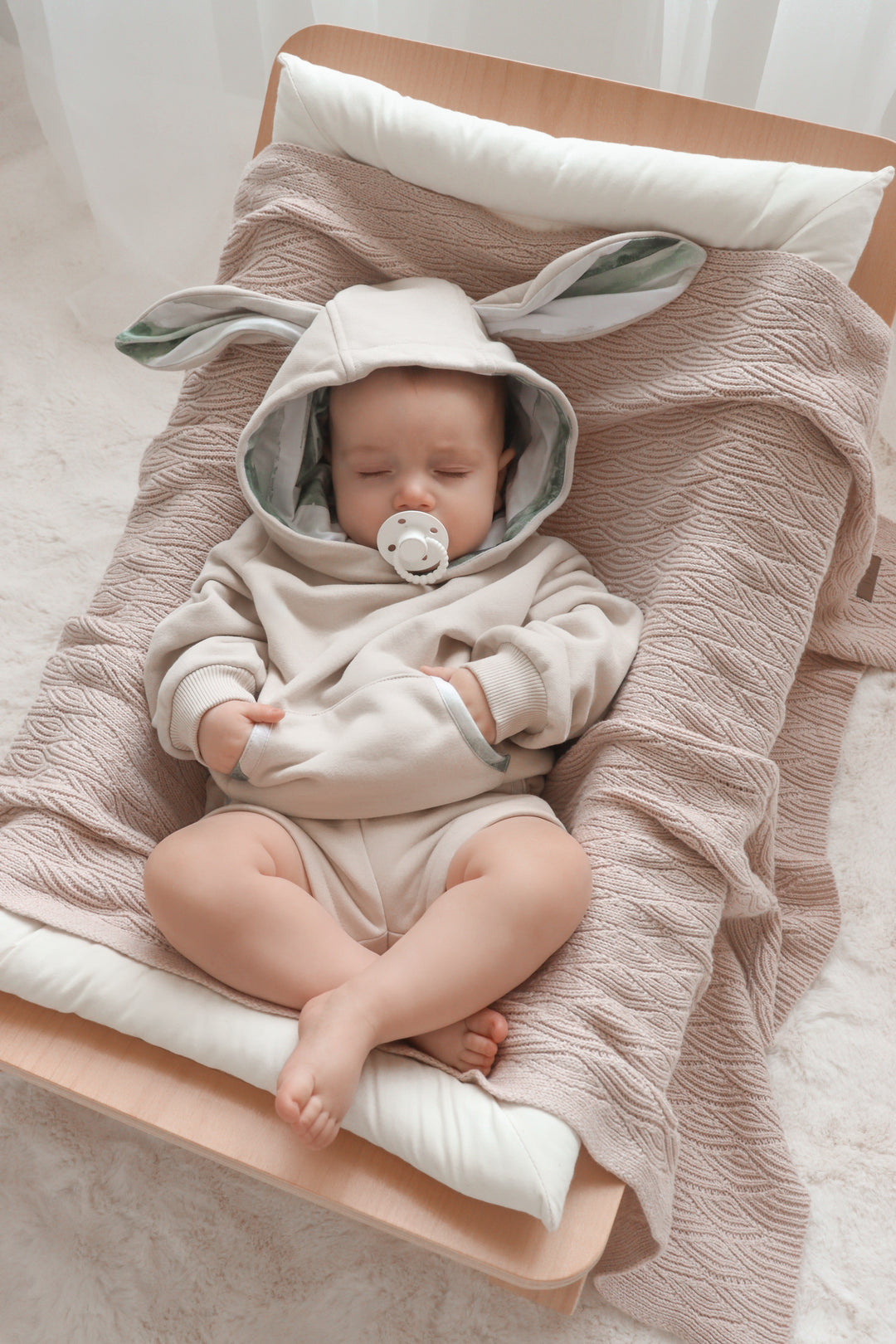 Snuggle Me - Knitted Baby Blanket - Beige
