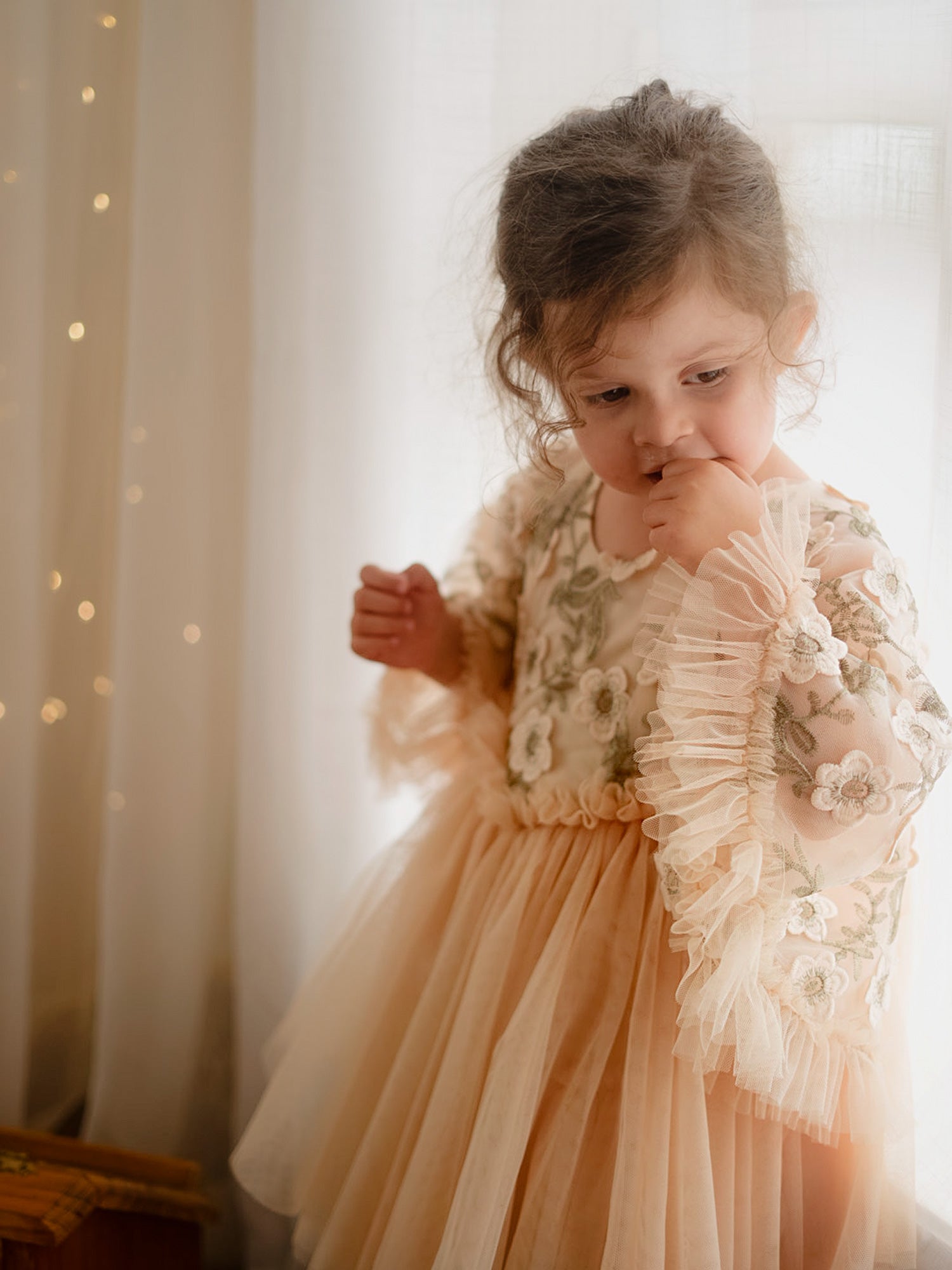 meadow flower クラウン misha&puff つけ襟 バースデー Romantic Lace Flower Girl Dress Meet Me At The Meadow - Beige