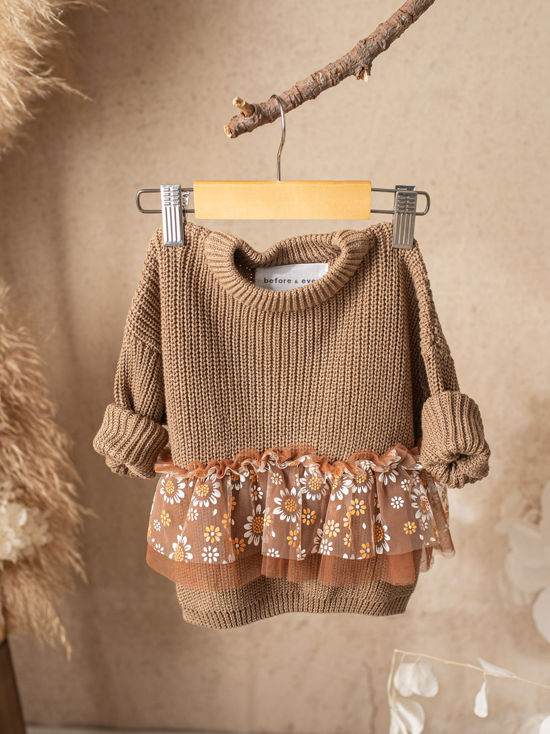 Toffee Daisy Sweater - Cocoa