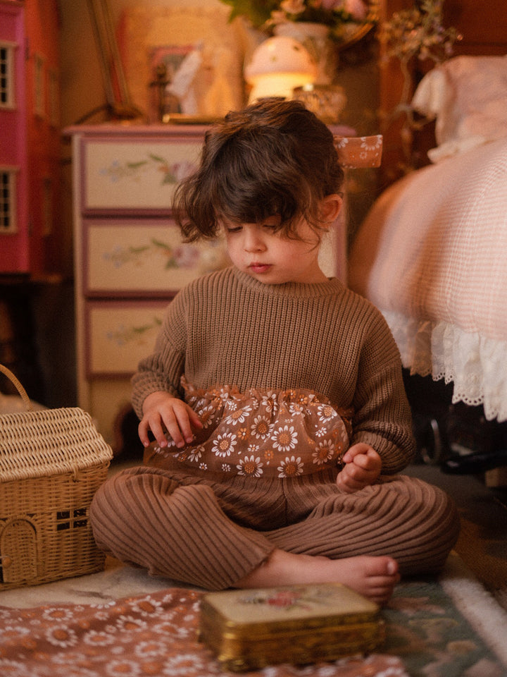 Toffee Daisy Sweater - Cocoa