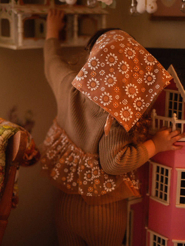 Toffee Daisy Sweater - Cocoa