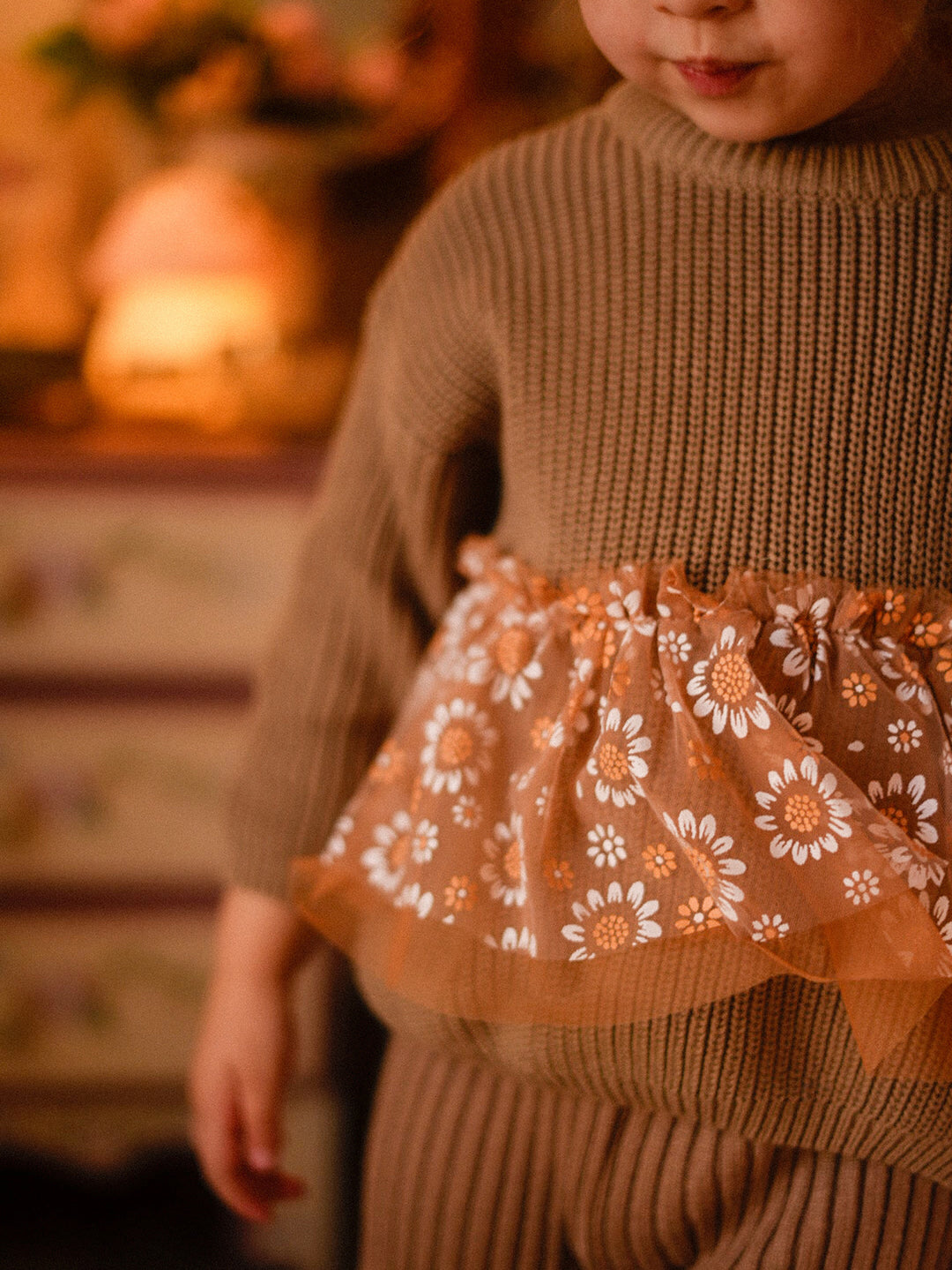 Toffee Daisy Sweater - Cocoa