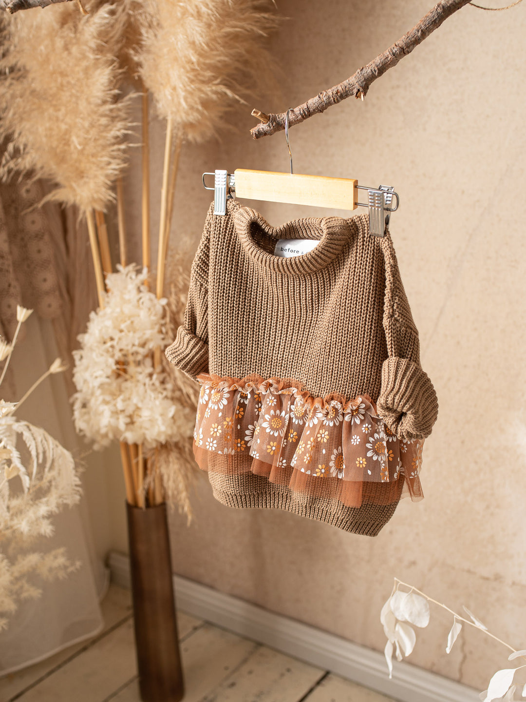Toffee Daisy Sweater - Cocoa