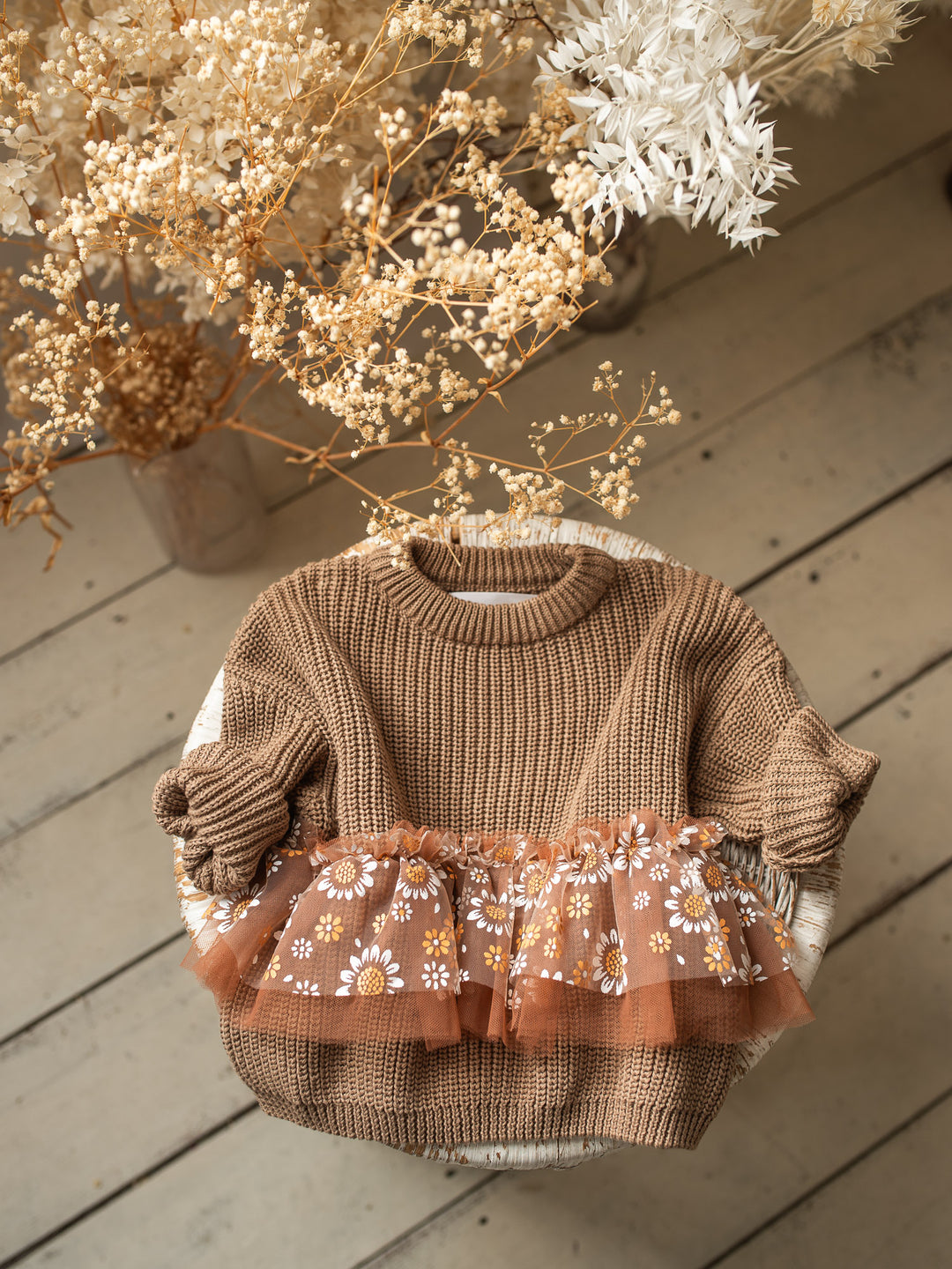Toffee Daisy Sweater - Cocoa