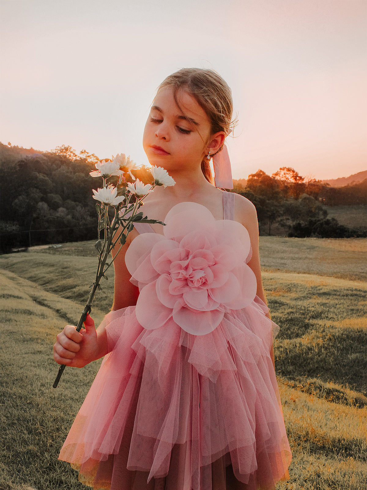 Dusty pink tulle dress, straight neck, sleeveless with spaghetti straps, oversized 3D tulle flower, tiered tulle skirt, above knee length, for birthday and flower girl.